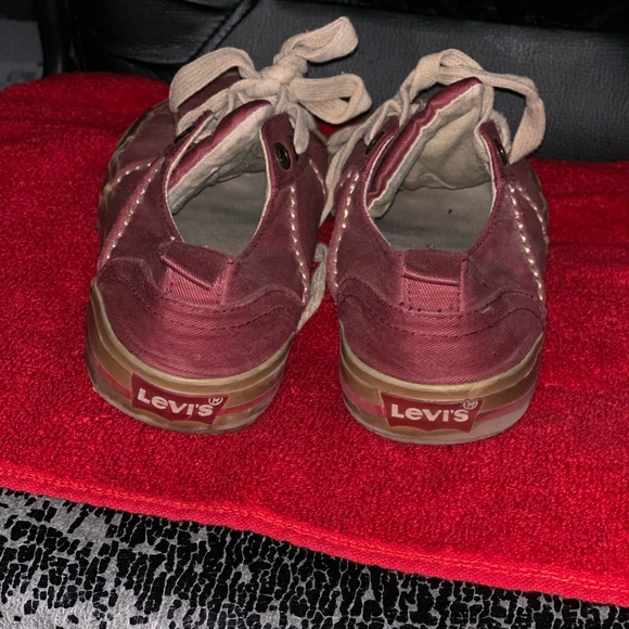 Men’s Levi’s casual shoe. Burgundy size 10.5 - Picture 3 of 4